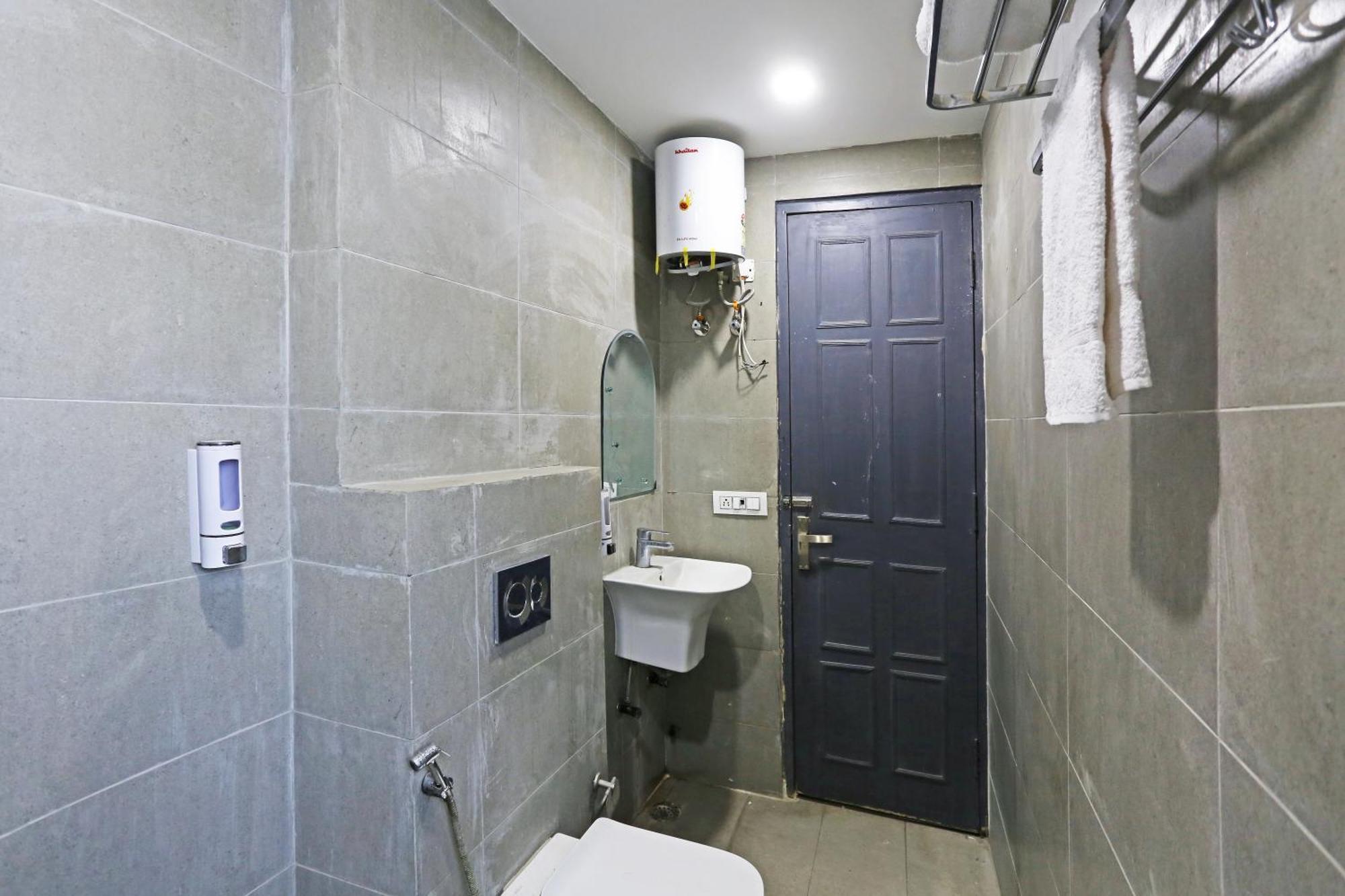 דלהי Hotel Twamev Residency Uttam Nagar Couple Friendly מראה חיצוני תמונה
